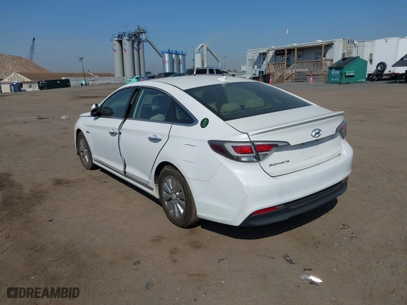 2017 Hyundai Sonata Hybrid SE with VIN KMHE24L1XHA058355, listed as a IAAI auction lot 42114412 with 245,282 mi miles. Bid and sale history available at carsss.com. Image 3.