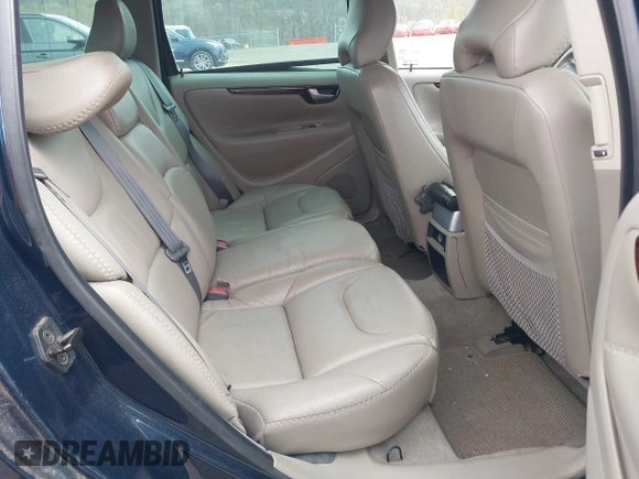 2004 Volvo V70 XC Cross Country with VIN YV1SZ59H541140690, listed as a IAAI auction lot 42060998 with 133,154 mi miles and . Bid and sale history available at DreamBid. Image 8.