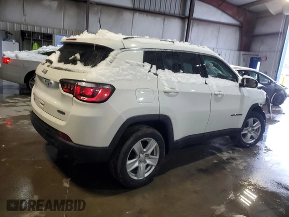 2022 Jeep Compass Latitude with VIN 3C4NJDBB0NT208091, listed as a Copart auction lot 43865705 with 6,761 mi miles and Salvage Title. Bid and sale history available at DreamBid. Image 3.