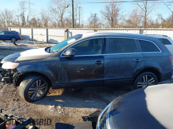 2009 Audi Q7 with VIN WA1AY74L69D002880, listed as a IAAI auction lot 41416826 with 157,344 mi miles. Bid and sale history available at carsss.com. Image 15.