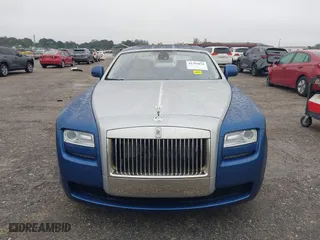 2011 Rolls-Royce Ghost with VIN SCA664S55BUX49548, listed as a IAAI auction lot 41395054 with 17,710 mi miles. Bid and sale history available at carsss.com. Image 12.
