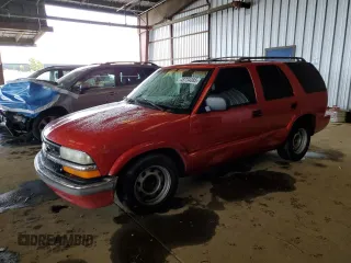 2001 Chevrolet Blazer LT z VIN 1GNCS13W71K106813, wystawiony jako Copart lot #48734085 z przebiegiem 205 599 mil mil oraz Szkoda całkowita • Salvage title. Historia ofert i sprzedaży dostępna na DreamBid. Obrazek 1.
