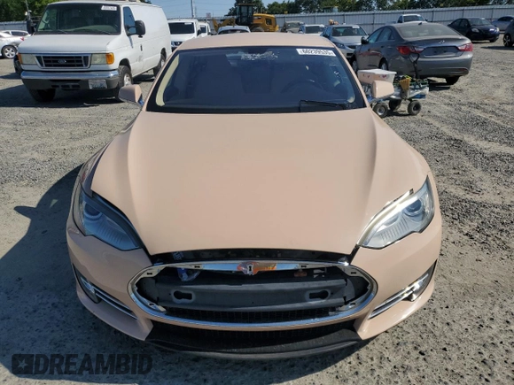 2013 Tesla Model S z VIN 5YJSA1CN6DFP03404, wystawiony jako Copart lot #60239535 z przebiegiem 103 800 mil mil oraz Czysty tytuł • Clean title. Historia ofert i sprzedaży dostępna na DreamBid. Obrazek 5.