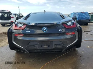 2016 BMW i8 z VIN WBY2Z2C56GV674957, wystawiony jako Copart lot #67001083 z przebiegiem 84 263 mil mil oraz . Historia ofert i sprzedaży dostępna na DreamBid. Obrazek 6.