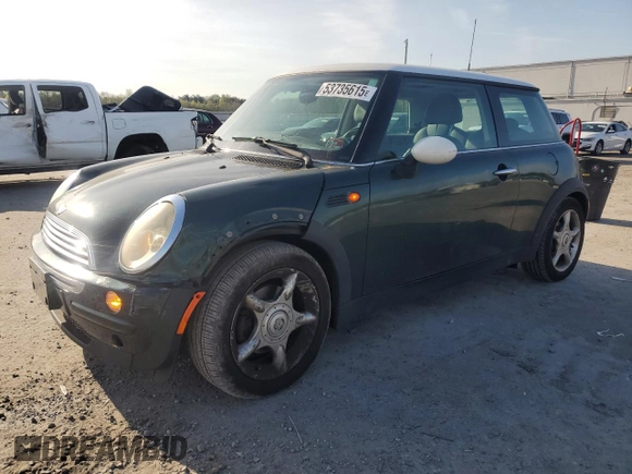 2004 MINI Hardtop with VIN WMWRC334X4TJ61391, listed as a Copart auction lot 53735615 with 103,974 mi miles and Salvage Title. Bid and sale history available at DreamBid. Image 1.