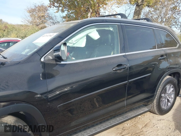 2017 Toyota Highlander XLE with VIN 5TDJZRFH6HS468478, listed as a IAAI auction lot 40711342 with 197,481 mi miles and . Bid and sale history available at DreamBid. Image 15.