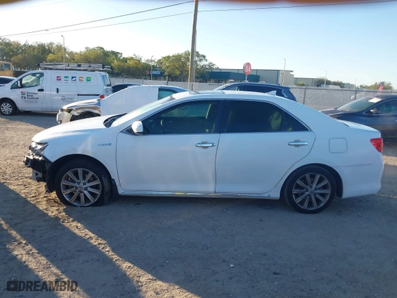 2014 Toyota Camry Hybrid LE with VIN 4T1BD1FK7EU114178, listed as a IAAI auction lot 41833139 with 175,117 mi miles. Bid and sale history available at carsss.com. Image 14.