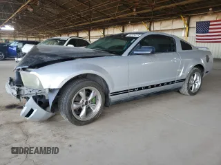 2005 Ford Mustang Deluxe z VIN 1ZVHT80N555239894, wystawiony jako Copart lot #55325415 z przebiegiem 174 156 mil mil oraz Szkoda całkowita • Salvage title. Historia ofert i sprzedaży dostępna na DreamBid. Obrazek 1.