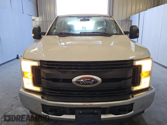 2019 Ford Super Duty F-250 SRW XL with VIN 1FT7W2A65KEF78449, listed as a Copart auction lot 44444775 with 136,019 mi miles and Clean Title. Bid and sale history available at carsss.com. Image 5.