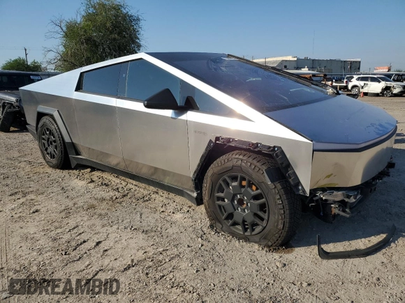 2024 Tesla Cybertruck z VIN 7G2CEHED2RA020834, wystawiony jako Copart lot #73682154 z przebiegiem 9 221 mil mil oraz Szkoda całkowita • Salvage title. Historia ofert i sprzedaży dostępna na DreamBid. Obrazek 4.