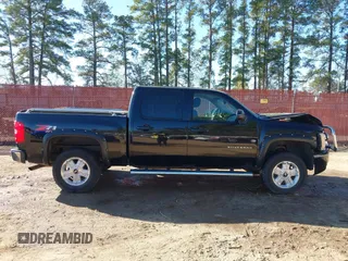 2011 Chevrolet Silverado 1500 LT with VIN 3GCPKSE33BG320029, listed as a IAAI auction lot 41805671 with 110,000 mi miles. Bid and sale history available at carsss.com. Image 14.