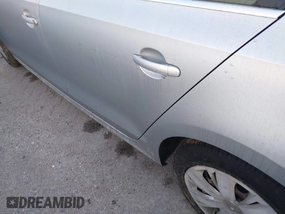 2013 Volkswagen Jetta SE with VIN 3VWDX7AJ0DM384908, listed as a IAAI auction lot 41466642 with 92,131 mi miles and . Bid and sale history available at DreamBid. Image 17.