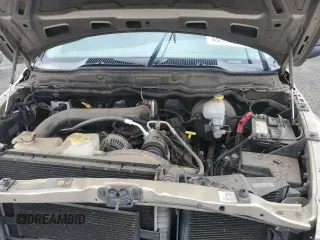 2005 Dodge 2500 SLT z VIN 3D7KS28D35G825240, wystawiony jako Copart lot #46933525 z przebiegiem 102 540 mil mil oraz Szkoda całkowita • Salvage title. Historia ofert i sprzedaży dostępna na DreamBid. Obrazek 13.