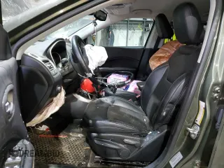 2017 Jeep Compass Latitude с VIN 3C4NJDBB6HT693440, выставлен на аукционе Copart как лот 87587755 с пробегом 72 236 миль миль и Списание • Salvage title. История ставок и продаж доступна на DreamBid. Изображение 7.