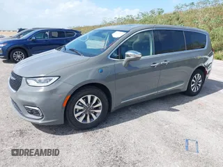 2022 Chrysler Pacifica Hybrid Limited z VIN 2C4RC1S71NR144989, wystawiony jako IAAI lot #40735375 z przebiegiem 61 361 mil mil oraz . Historia ofert i sprzedaży dostępna na DreamBid. Obrazek 2.