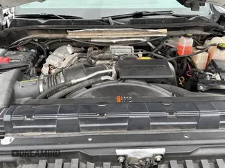 2020 GMC Sierra 3500HD Denali z VIN 1GT49WEY3LF337580, wystawiony jako Copart lot #43259415 z przebiegiem 68 334 mil mil oraz Czysty tytuł • Clean title. Historia ofert i sprzedaży dostępna na DreamBid. Obrazek 7.