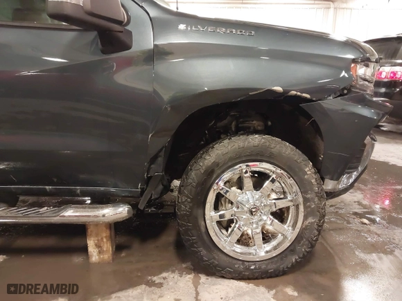2019 Chevrolet Silverado 1500 LT with VIN 1GCRYDED7KZ300975, listed as a IAAI auction lot 41608865 with 157,912 mi miles. Bid and sale history available at carsss.com. Image 17.