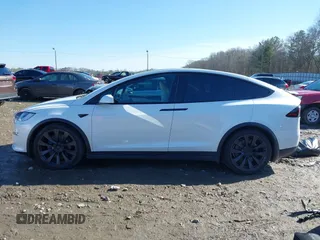 2022 Tesla Model X Plaid z VIN 7SAXCBE64NF352928, wystawiony jako IAAI lot #41406070 z przebiegiem 38 175 mil mil oraz . Historia ofert i sprzedaży dostępna na DreamBid. Obrazek 15.