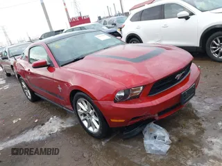 2011 Ford Mustang V6 with VIN 1ZVBP8AM0B5124826, listed as a IAAI auction lot 41639926 with 211,934 mi miles and . Bid and sale history available at carsss.com. Image 1.