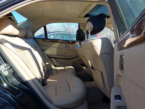 2010 Mercedes-Benz E-Class E 350 Luxury with VIN WDDHF8HB8AA256183, listed as a IAAI auction lot 41668038 with 160,339 mi miles. Bid and sale history available at carsss.com. Image 8.