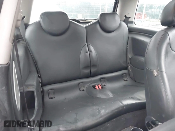 2004 MINI Hardtop with VIN WMWRC33434TJ60941, listed as a IAAI auction lot 39078161 with 143,107 mi miles and . Bid and sale history available at DreamBid. Image 8.