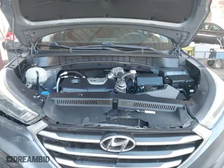 2017 Hyundai Tucson Value with VIN KM8J33A27HU460429, listed as a IAAI auction lot 41681076 with 95,178 mi miles. Bid and sale history available at carsss.com. Image 10.