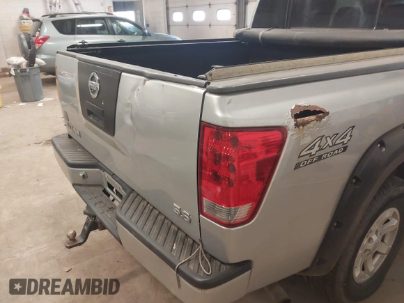2005 Nissan Titan LE with VIN 1N6AA07BX5N507715, listed as a IAAI auction lot 41848566 with 254,548 mi miles. Bid and sale history available at carsss.com. Image 6.