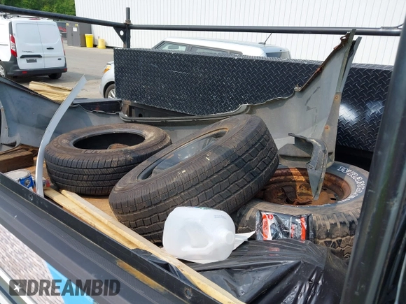 2022 Ford F-150 XL z VIN 1FTMF1CB4NKE00254, wystawiony jako IAAI lot #42334773 z przebiegiem 42 423 mil mil oraz . Historia ofert i sprzedaży dostępna na DreamBid. Obrazek 8.