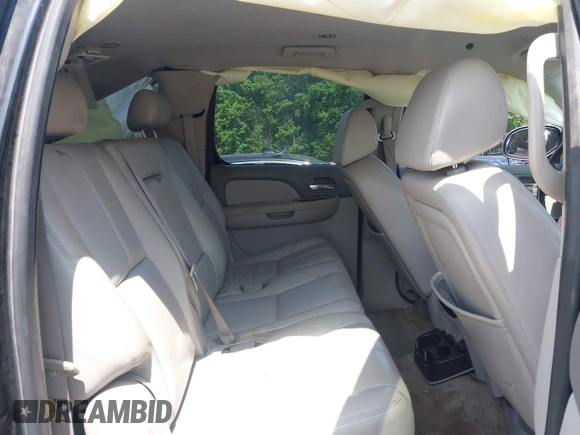 2007 Chevrolet Suburban LTZ with VIN 1GNFK16307J125636, listed as a IAAI auction lot 42622246 with Not provided miles and . Bid and sale history available at DreamBid. Image 8.