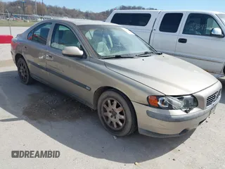 2001 Volvo S60 with VIN YV1RS61RX12066606, listed as a IAAI auction lot 41801626 with 161,504 mi miles. Bid and sale history available at carsss.com. Image 6.