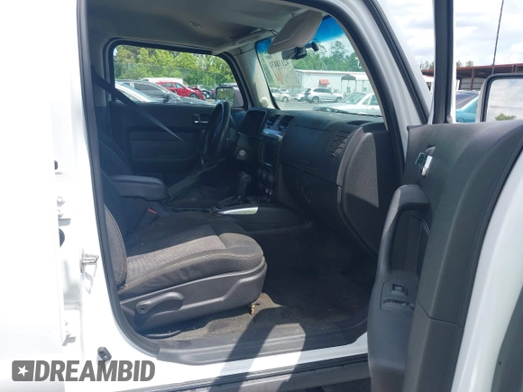 2007 Hummer H3 SUV with VIN 5GTDN13E878157795, listed as a IAAI auction lot 42131431 with 181,916 mi miles. Bid and sale history available at carsss.com. Image 5.