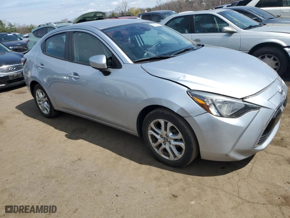 2017 Toyota Yaris iA with VIN 3MYDLBYVXHY152150, listed as a Copart auction lot 52206755 with 31,798 mi miles and Salvage Title. Bid and sale history available at carsss.com. Image 4.