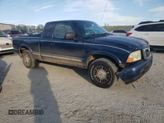 2002 GMC Sonoma SLS with VIN 1GTDT19W128196573, listed as a Copart auction lot 76562324 with 377,391 mi miles and Salvage Title. Bid and sale history available at carsss.com. Image 4.