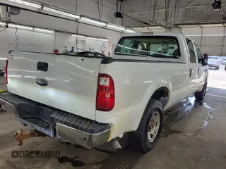 2008 Ford F-250 XL z VIN 1FTSW20538EE05153, wystawiony jako IAAI lot #42554757 z przebiegiem 162 318 mil mil oraz . Historia ofert i sprzedaży dostępna na DreamBid. Obrazek 40.