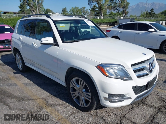 2015 Mercedes-Benz GLK 350 z VIN WDCGG8JB6FG349716, wystawiony jako IAAI lot #42283879 z przebiegiem 56 332 mil mil oraz . Historia ofert i sprzedaży dostępna na DreamBid. Obrazek 1.