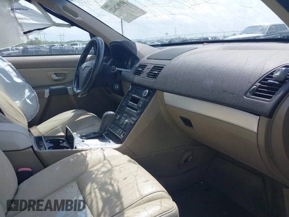 2013 Volvo XC90 Premier Plus z VIN YV4952CYXD1635200, wystawiony jako IAAI lot #41962622 z przebiegiem Nie podano mil oraz . Historia ofert i sprzedaży dostępna na DreamBid. Obrazek 5.