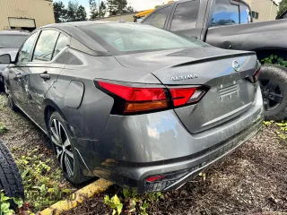 2022 Nissan Altima SR with VIN 1N4BL4CV6NN365572, listed as a Copart auction lot 76831534 with 56,656 mi miles and Salvage Title. Bid and sale history available at DreamBid. Image 3.