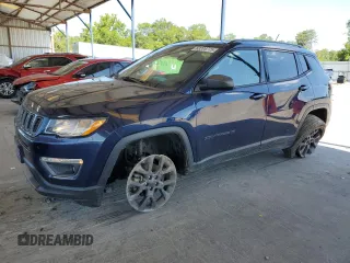 2021 Jeep Compass 80th Anniversary z VIN 3C4NJDEB6MT584434, wystawiony jako Copart lot #63204775 z przebiegiem 77 210 mil mil oraz Szkoda całkowita • Salvage title. Historia ofert i sprzedaży dostępna na DreamBid. Obrazek 1.
