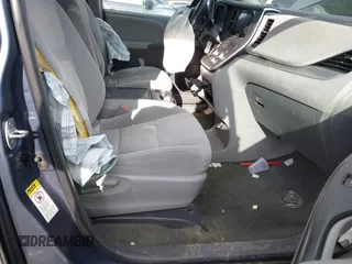 2016 Toyota Sienna LE AAS with VIN 5TDKK3DCXGS734130, listed as a IAAI auction lot 41519212 with 88,137 mi miles. Bid and sale history available at carsss.com. Image 5.