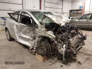 2013 Kia Rio LX with VIN KNADM5A31D6274318, listed as a IAAI auction lot 40986091 with 182,000 mi miles. Bid and sale history available at carsss.com. Image 1.