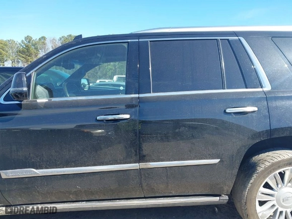 2016 Cadillac Escalade Platinum with VIN 1GYS4DKJ3GR217116, listed as a IAAI auction lot 41679348 with 122,811 mi miles. Bid and sale history available at carsss.com. Image 14.