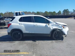 2022 Chevrolet Trax LT with VIN KL7CJLSM9NB561981, listed as a IAAI auction lot 41749672 with 18,993 mi miles. Bid and sale history available at carsss.com. Image 13.