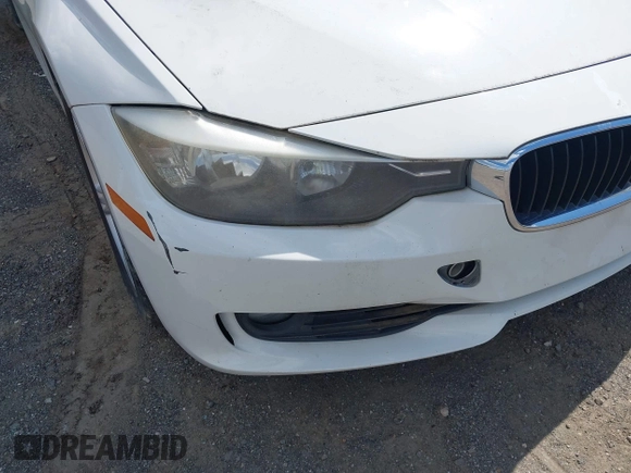 2014 BMW 3 Series 328i z VIN WBA3A5C51EP603386, wystawiony jako IAAI lot #42343104 z przebiegiem Nie podano mil oraz . Historia ofert i sprzedaży dostępna na DreamBid. Obrazek 6.