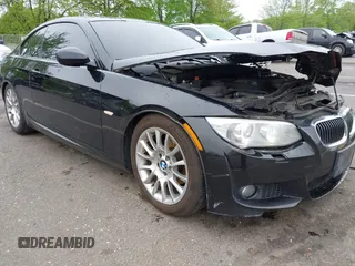 2012 BMW 3 Series 328i z VIN WBAKE5C51CE756018, wystawiony jako IAAI lot #42160065 z przebiegiem 96 503 mil mil oraz . Historia ofert i sprzedaży dostępna na DreamBid. Obrazek 1.
