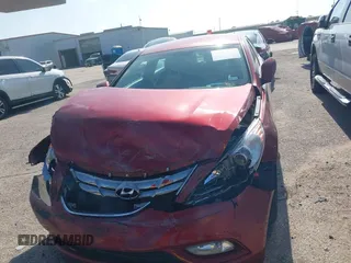 2013 Hyundai Sonata Limited z VIN 5NPEC4AC6DH683053, wystawiony jako IAAI lot #42355169 z przebiegiem 96 546 mil mil oraz . Historia ofert i sprzedaży dostępna na DreamBid. Obrazek 12.