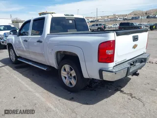 2007 Chevrolet Silverado 1500 LT w/1LT with VIN 3GCEC13J97G505483, listed as a IAAI auction lot 41911656 with 144,415 mi miles. Bid and sale history available at carsss.com. Image 3.