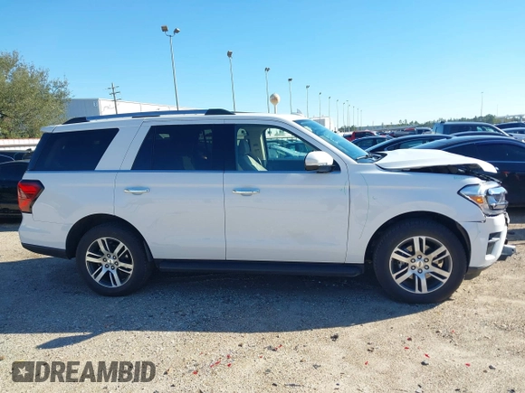 2024 Ford Expedition Limited with VIN 1FMJU1K86REA59325, listed as a IAAI auction lot 41263018 with 14,104 mi miles. Bid and sale history available at carsss.com. Image 14.
