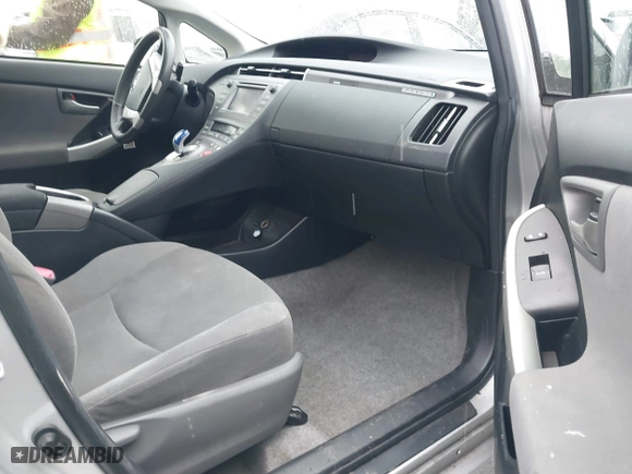 2013 Toyota Prius Plug-In with VIN JTDKN3DP0D3046032, listed as a IAAI auction lot 41471986 with 112,382 mi miles. Bid and sale history available at carsss.com. Image 5.