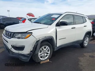 2017 Jeep Compass Sport z VIN 3C4NJDAB1HT642199, wystawiony jako IAAI lot #41237141 z przebiegiem 85 650 mil mil oraz . Historia ofert i sprzedaży dostępna na DreamBid. Obrazek 16.
