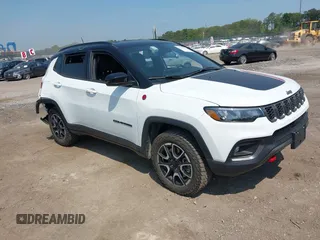2024 Jeep Compass Trailhawk with VIN 3C4NJDDN2RT149493, listed as a IAAI auction lot 42447857 with 21,299 mi miles and . Bid and sale history available at DreamBid. Image 1.